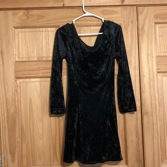 Marnie West Dresses & Skirts - NWOT VINTAGE GOTH VELOUR L.B.D. (Little Black Dress)